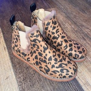 Womens cheetah print booties size 7 boutique